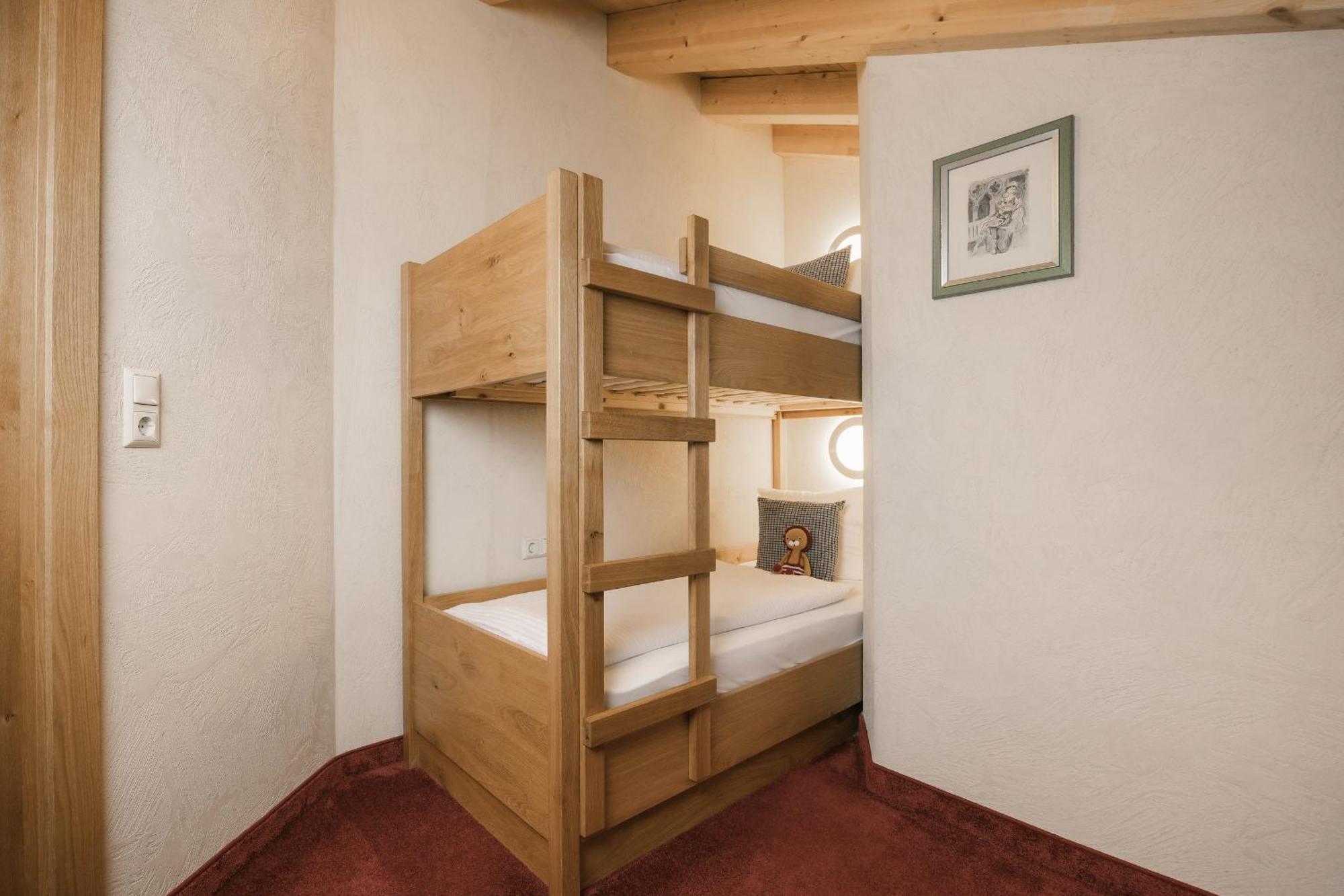 Neueroeffnung Miaflor Familien- & Aktivresort Ried im Oberinntal Habitación foto