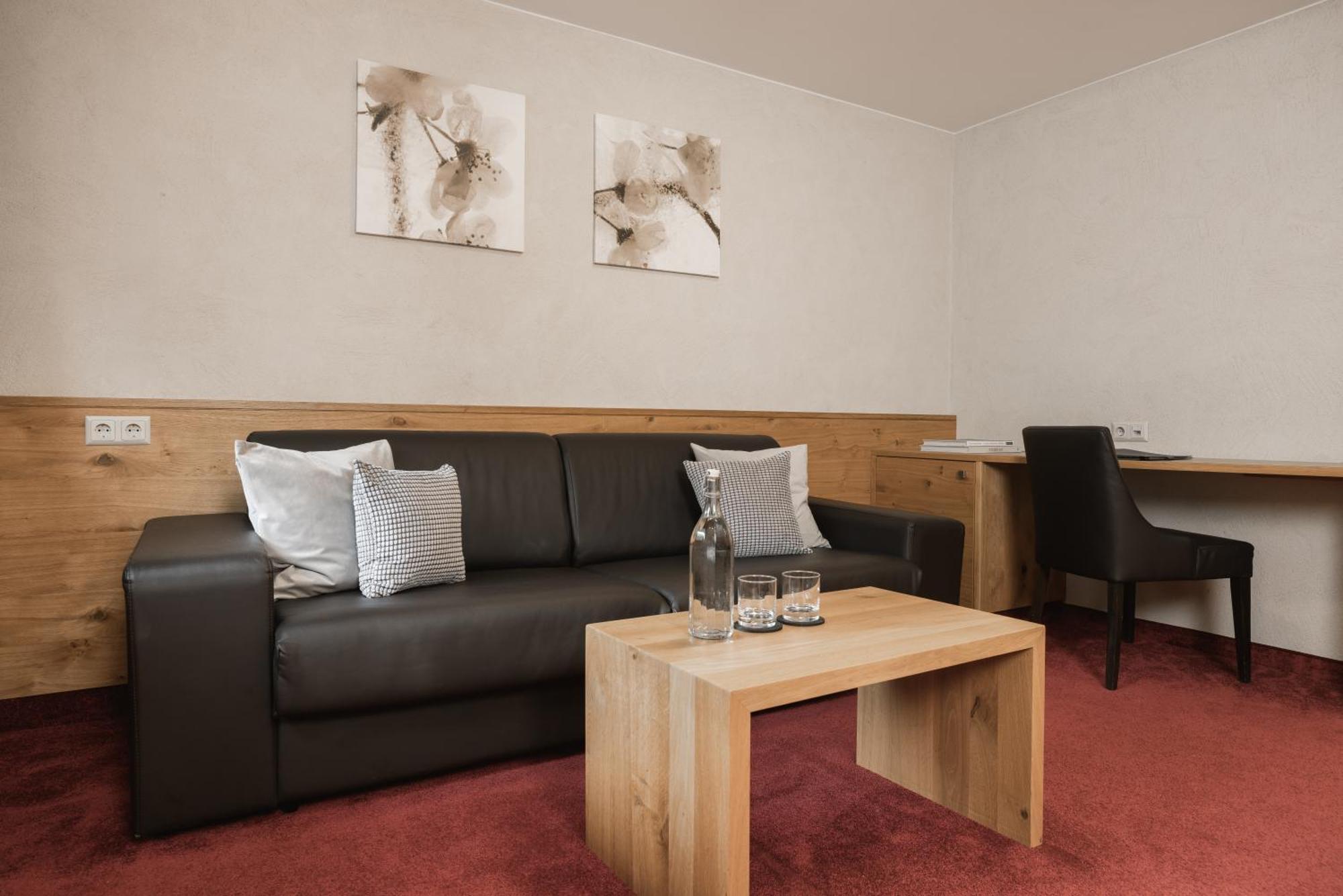 Neueroeffnung Miaflor Familien- & Aktivresort Ried im Oberinntal Habitación foto