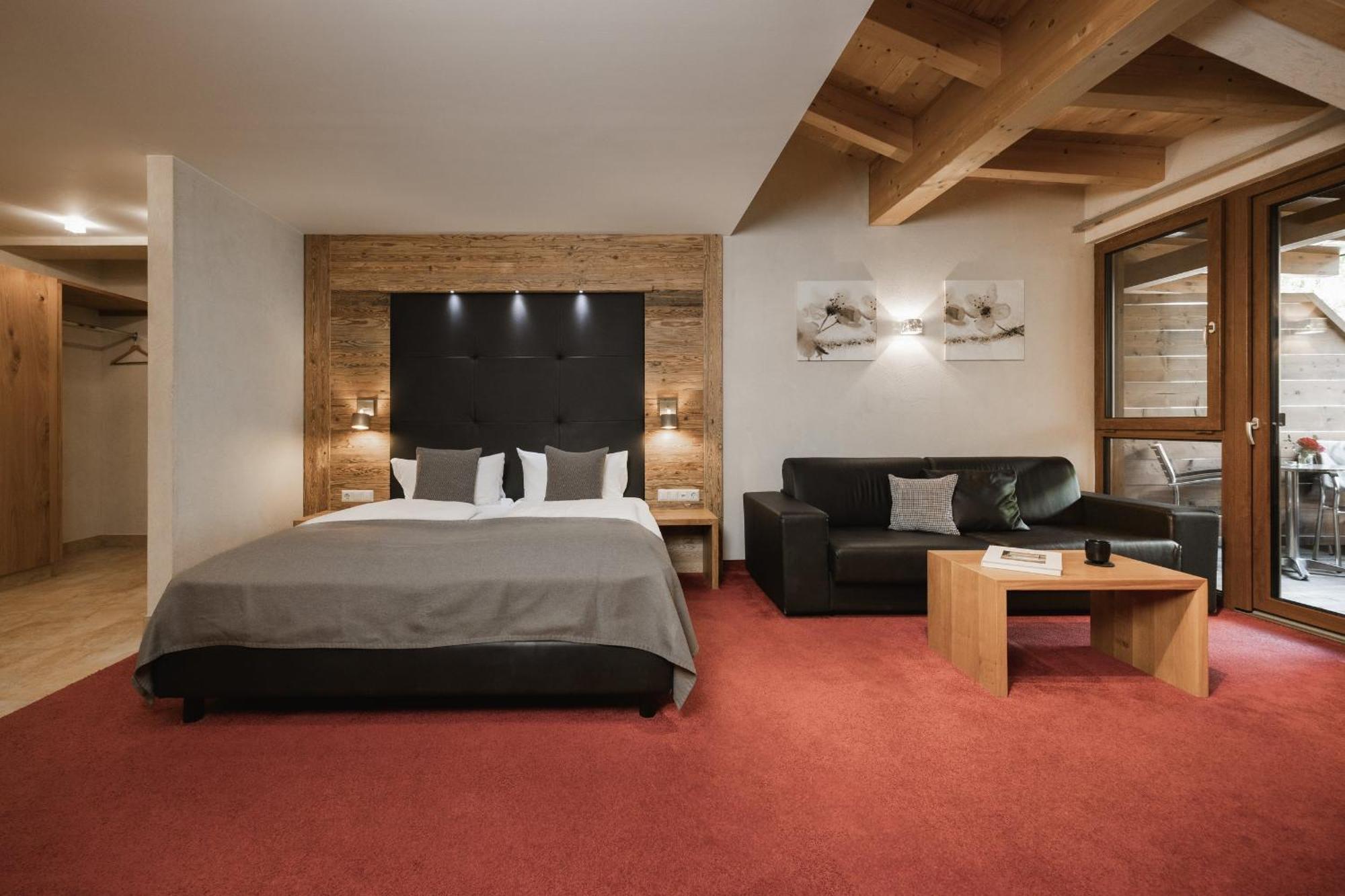 Neueroeffnung Miaflor Familien- & Aktivresort Ried im Oberinntal Habitación foto