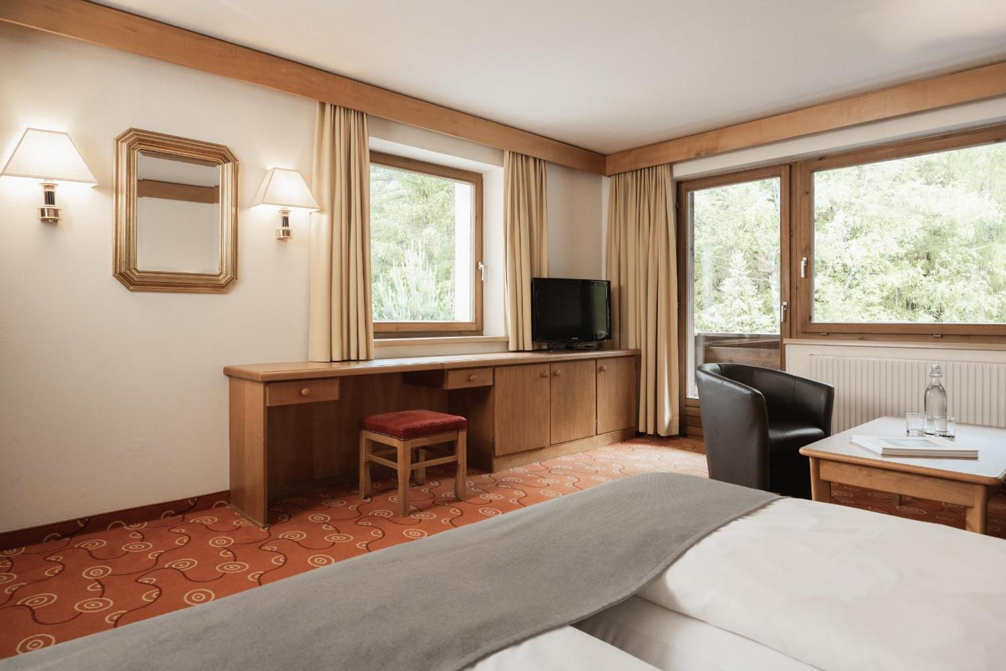 Neueroeffnung Miaflor Familien- & Aktivresort Ried im Oberinntal Habitación foto