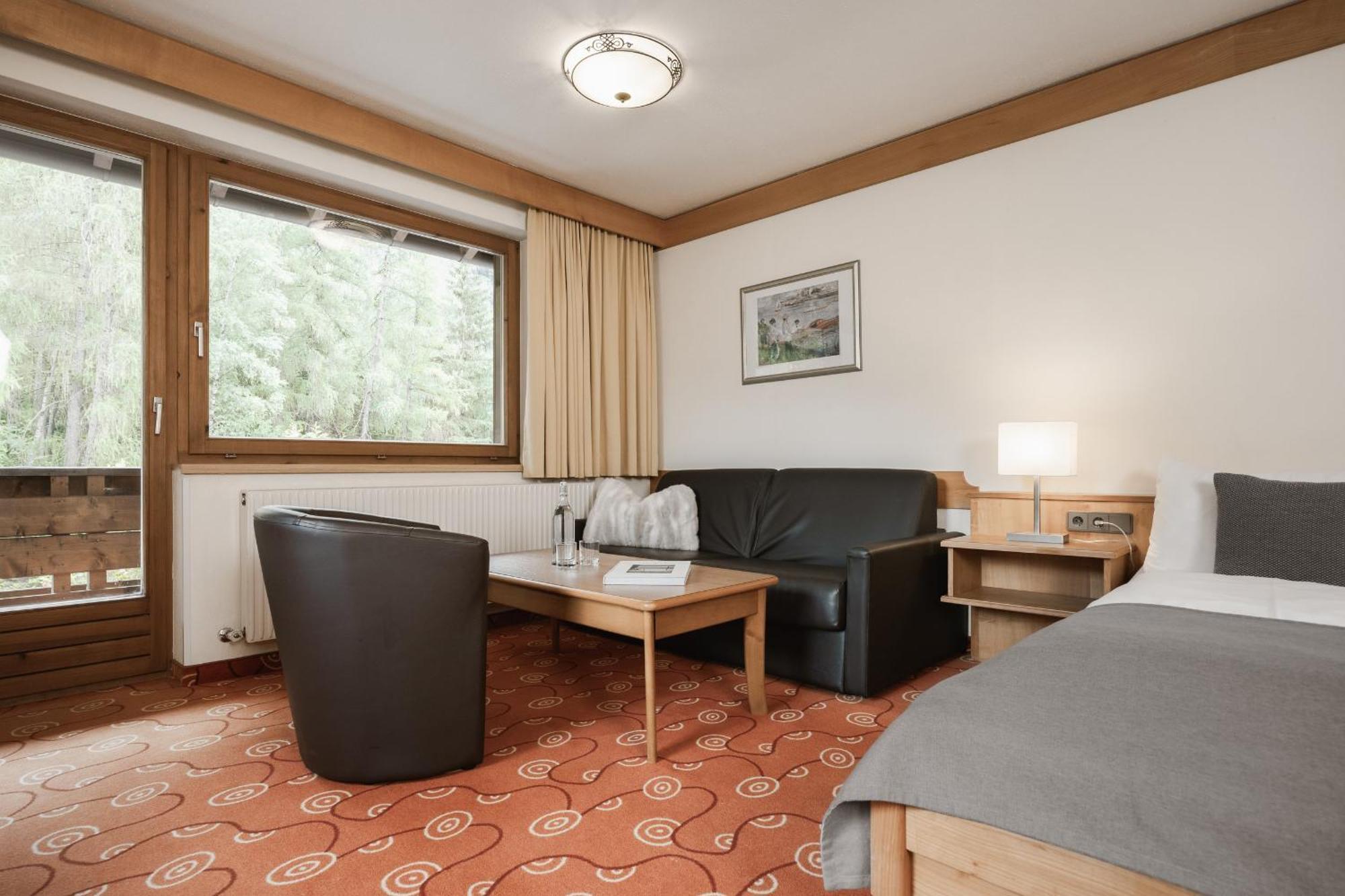 Neueroeffnung Miaflor Familien- & Aktivresort Ried im Oberinntal Habitación foto