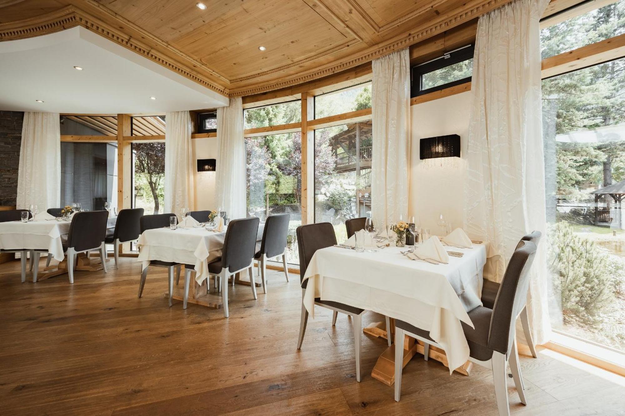 Neueroeffnung Miaflor Familien- & Aktivresort Ried im Oberinntal Exterior foto