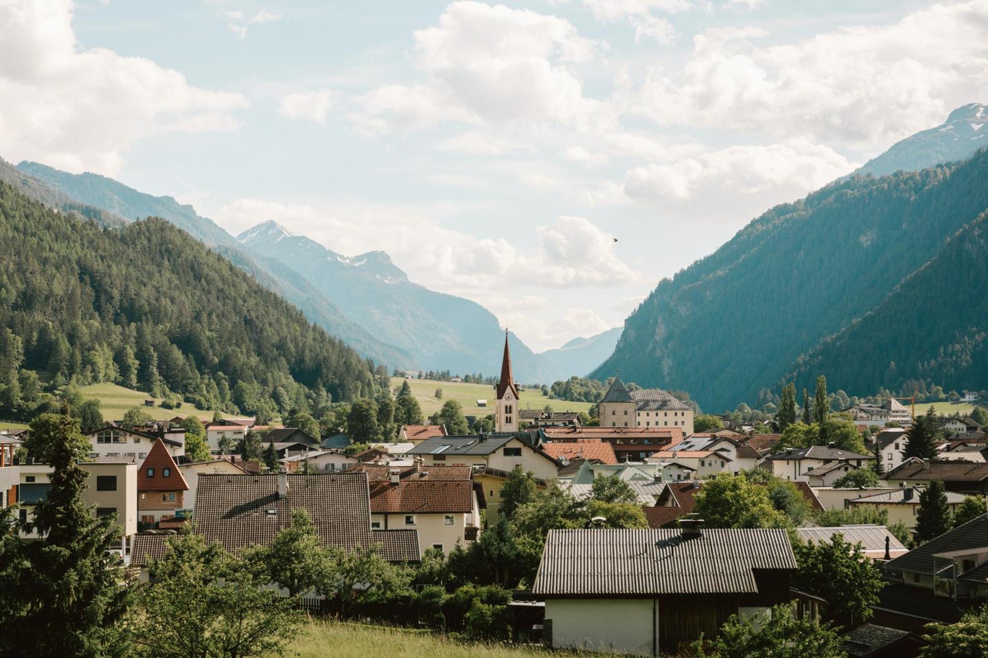 Neueroeffnung Miaflor Familien- & Aktivresort Ried im Oberinntal Exterior foto