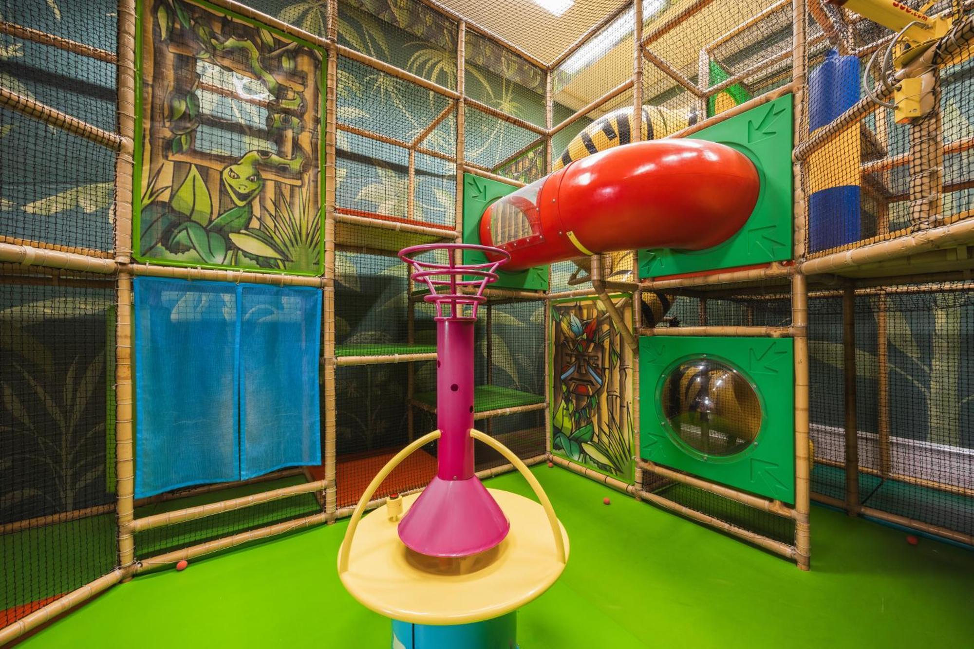 Neueroeffnung Miaflor Familien- & Aktivresort Ried im Oberinntal Exterior foto