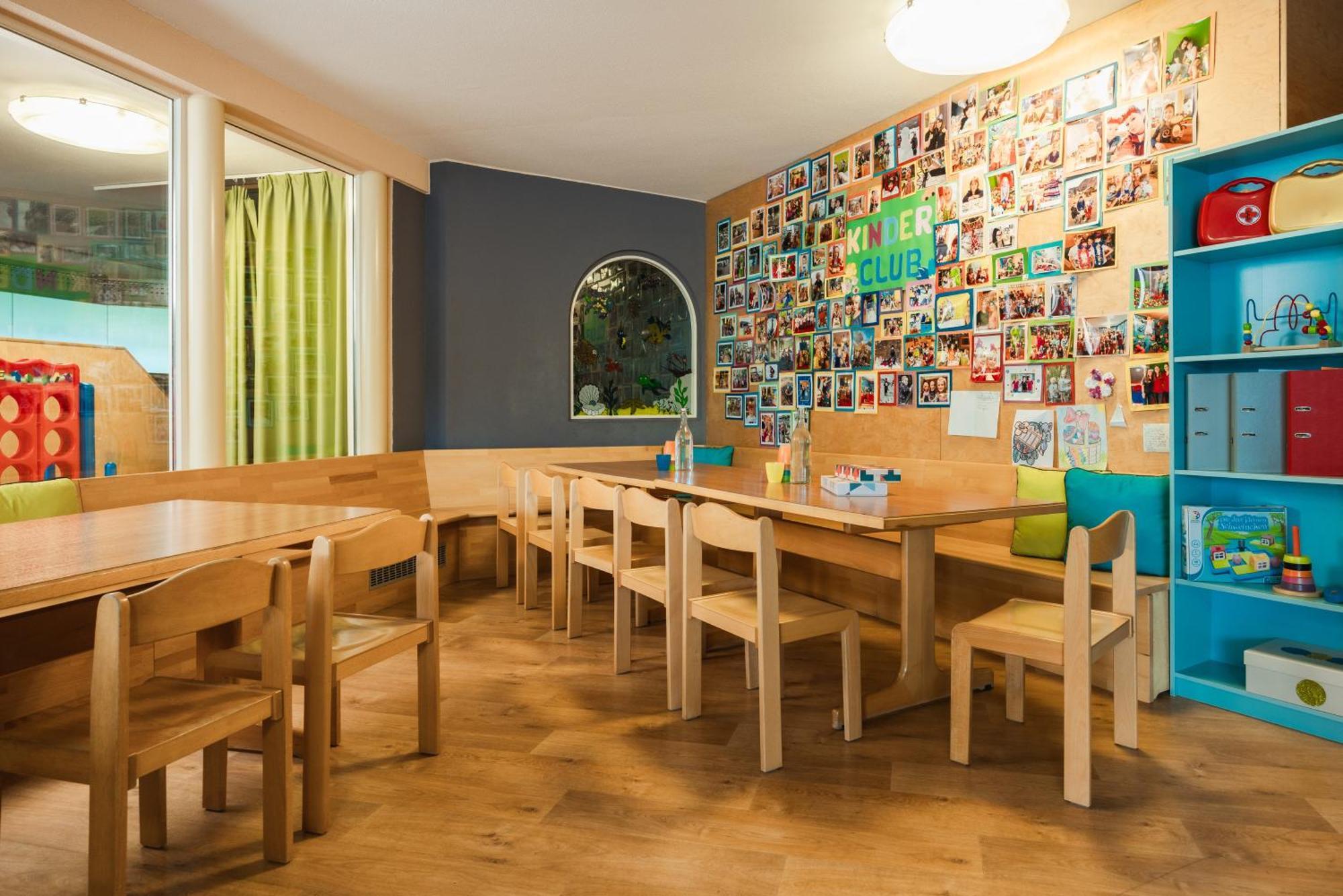 Neueroeffnung Miaflor Familien- & Aktivresort Ried im Oberinntal Exterior foto