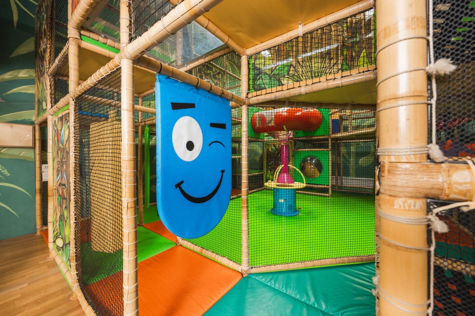 Neueroeffnung Miaflor Familien- & Aktivresort Ried im Oberinntal Exterior foto